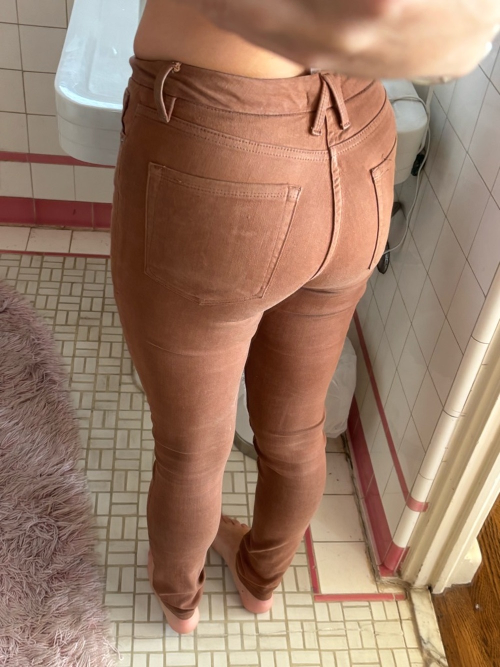 Good American High-Rise Slim Pants in Rust Brown